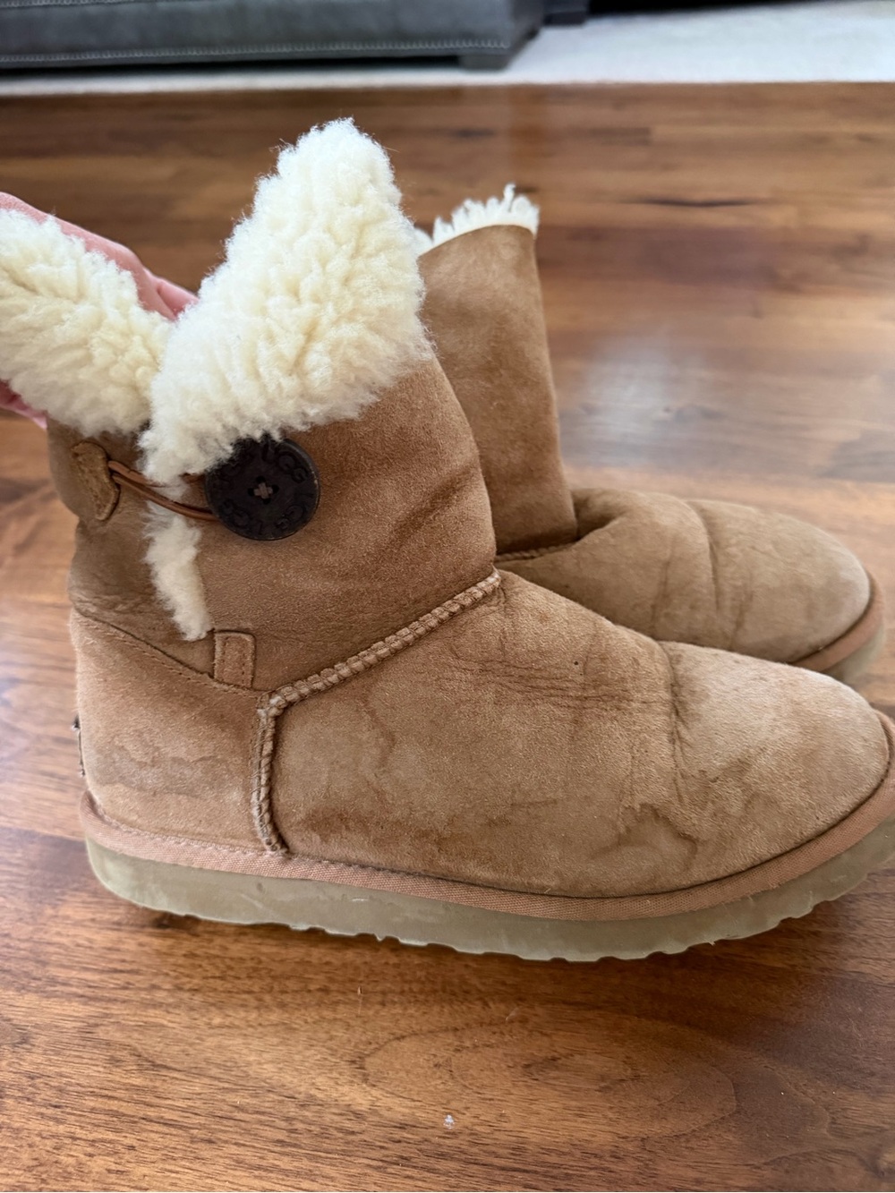 Ugg Bailey button